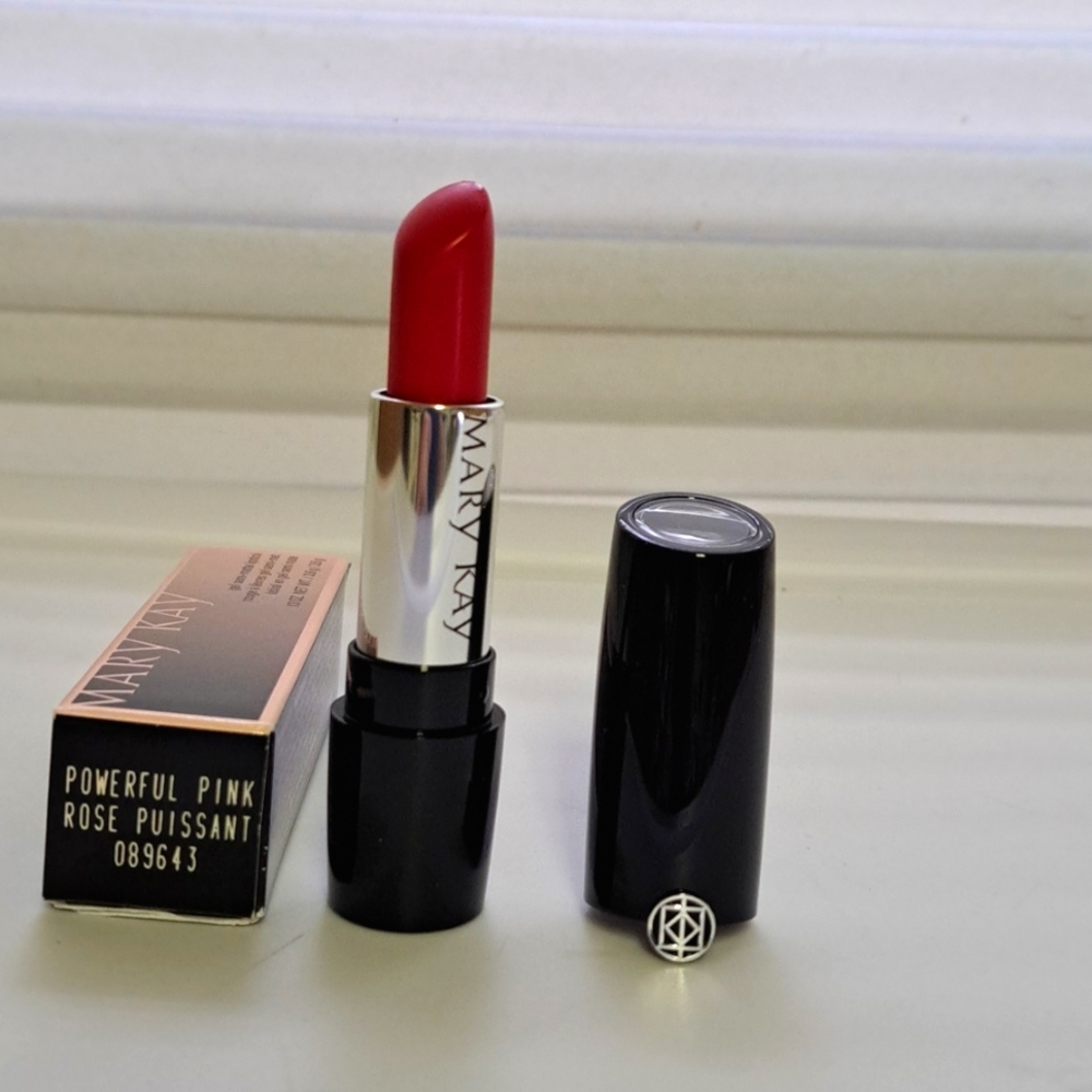 Power Pink gel semi-matte lipstick